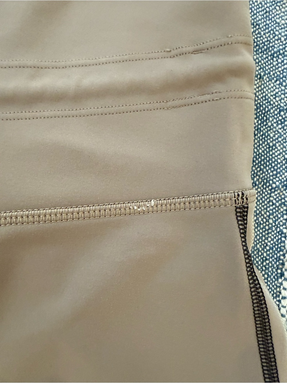 Vuori Taupe Leggings with Dark Trim - Picture 3 of 6